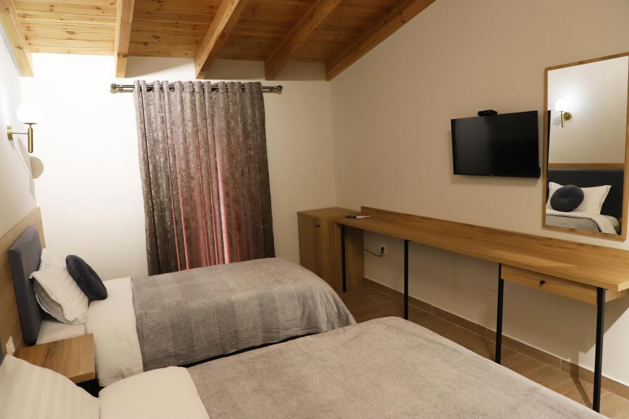 Mili Hotel Berat Bagian luar foto