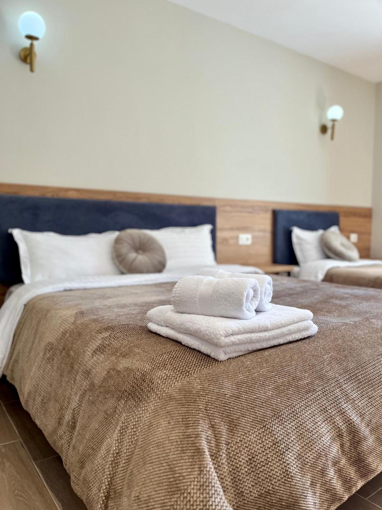 Mili Hotel Berat Bagian luar foto