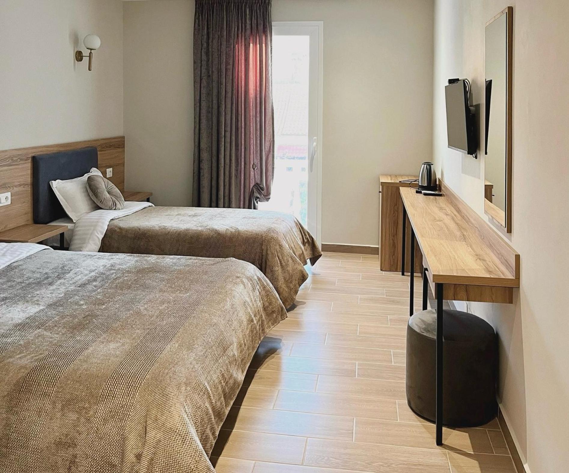 Mili Hotel Berat Bagian luar foto