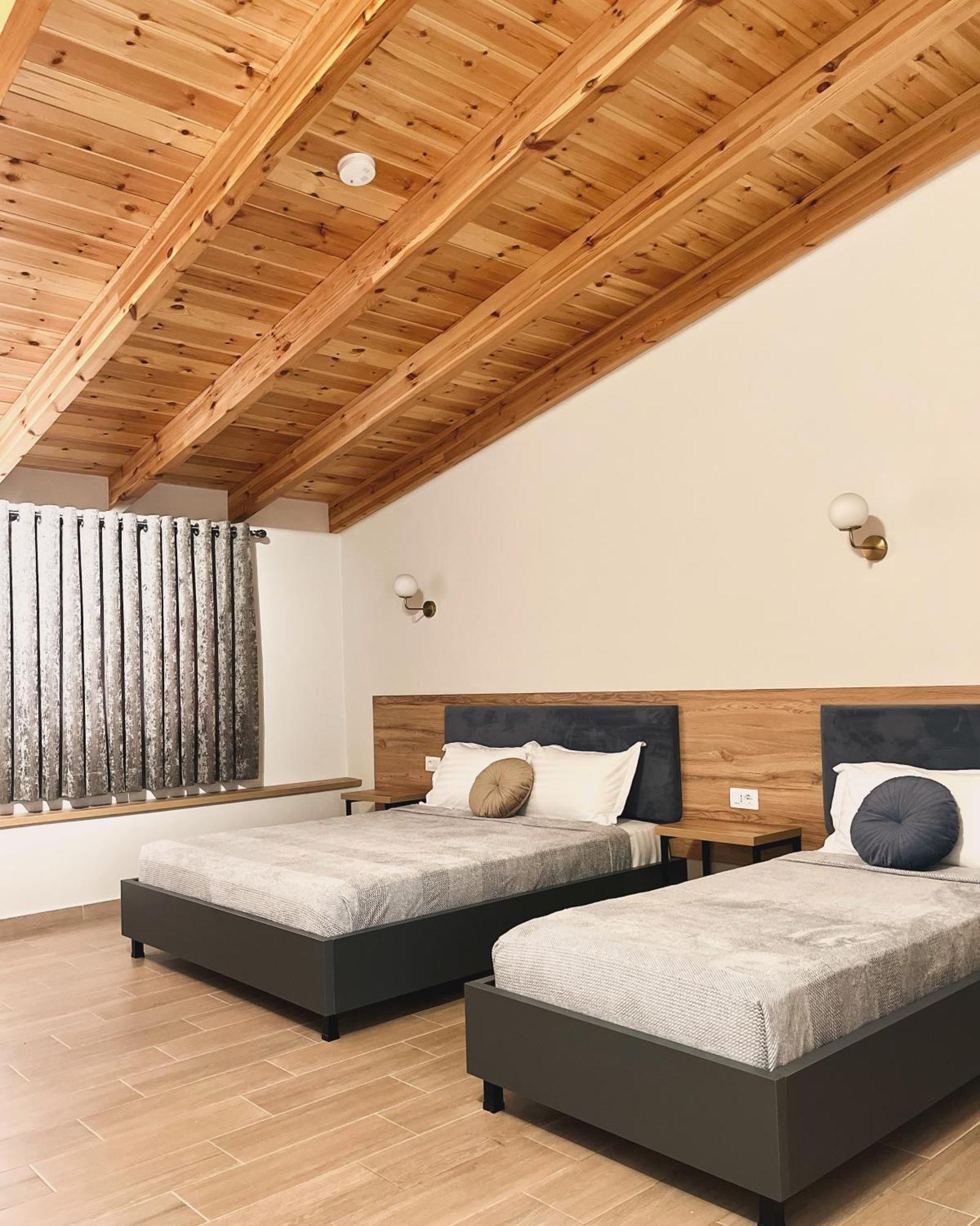Mili Hotel Berat Bagian luar foto