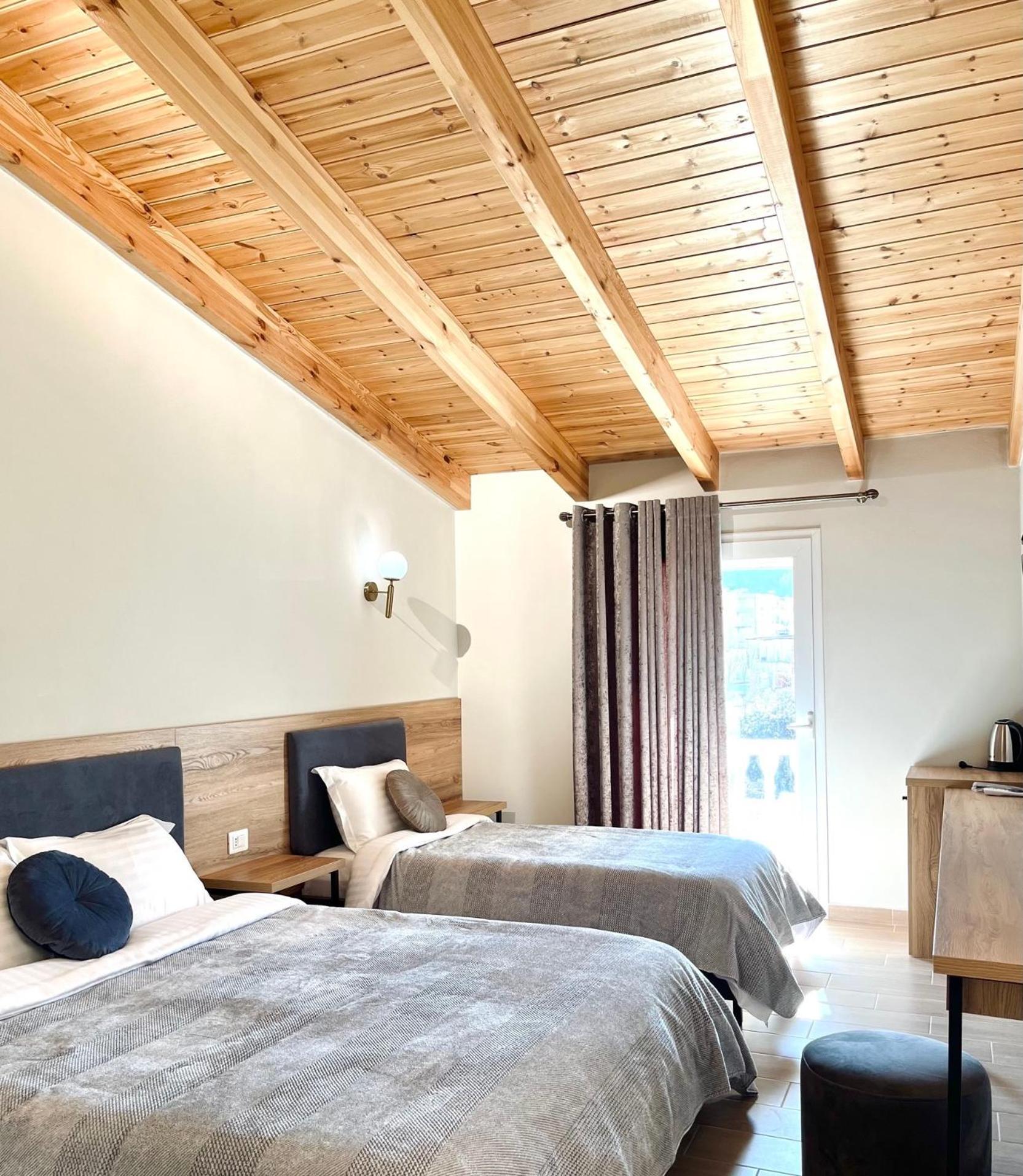 Mili Hotel Berat Bagian luar foto